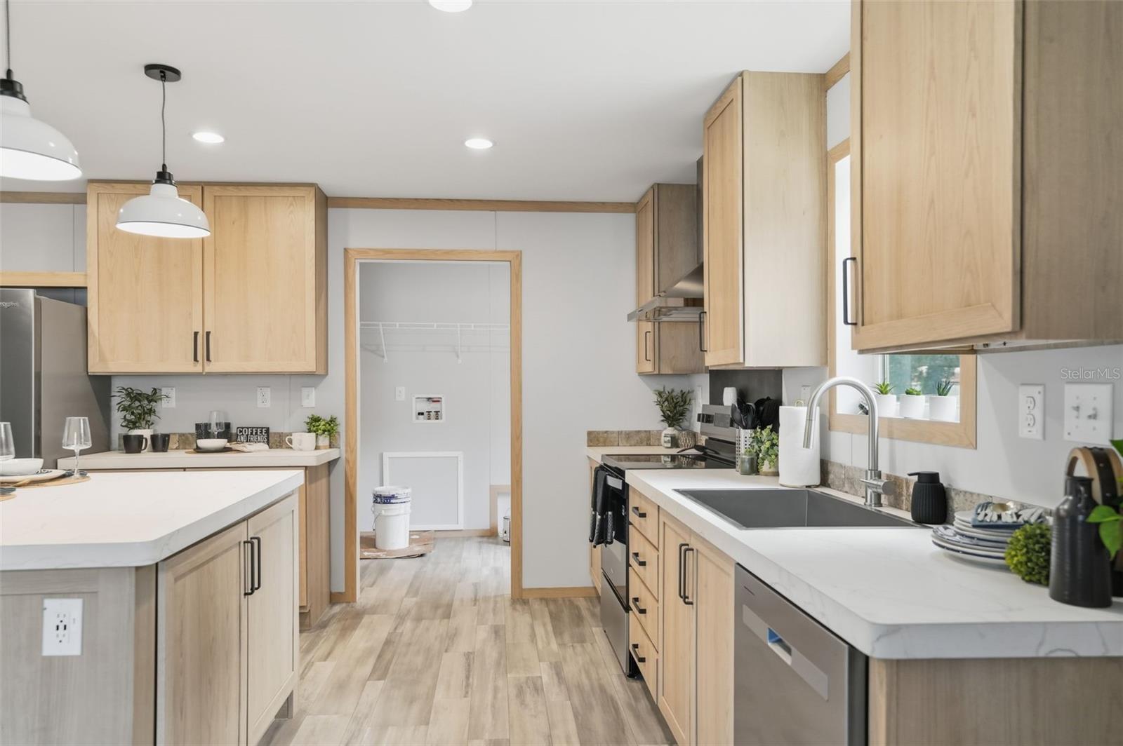 Image 3 of 25 For 18112 Nicholas Avenue