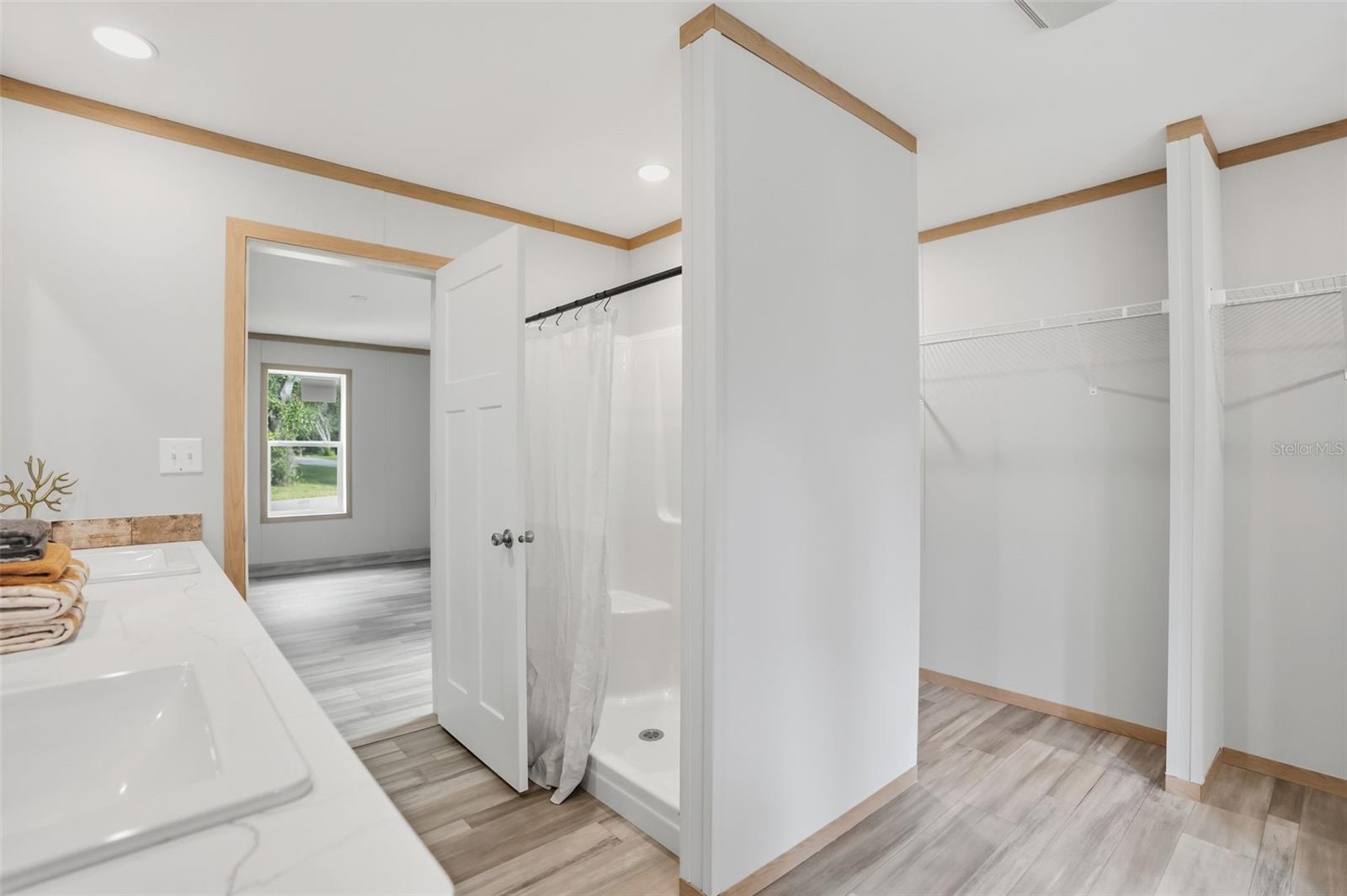 Image 7 of 25 For 18112 Nicholas Avenue