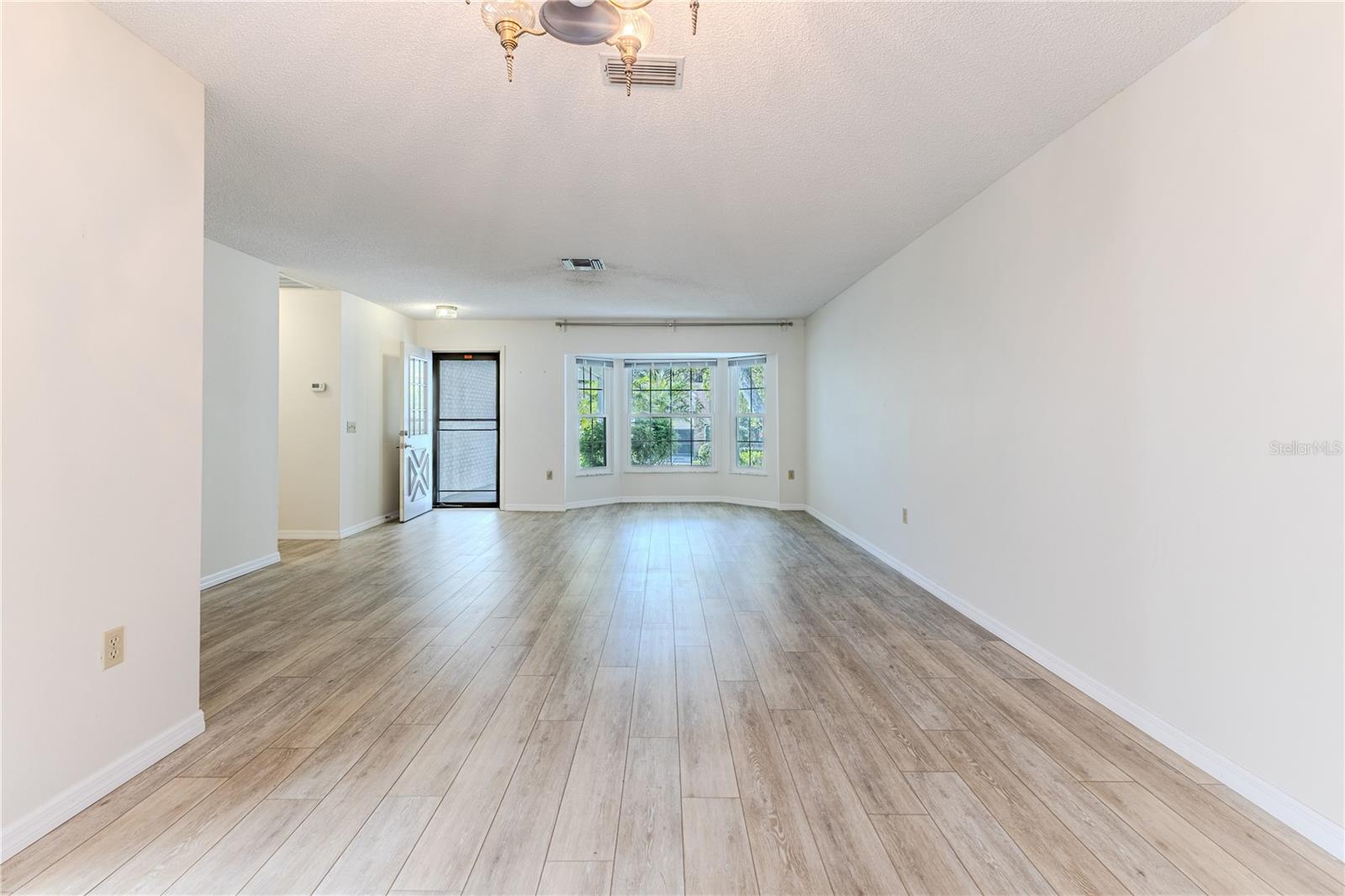 Image 10 of 71 For 2692 Royal Ridge Drive