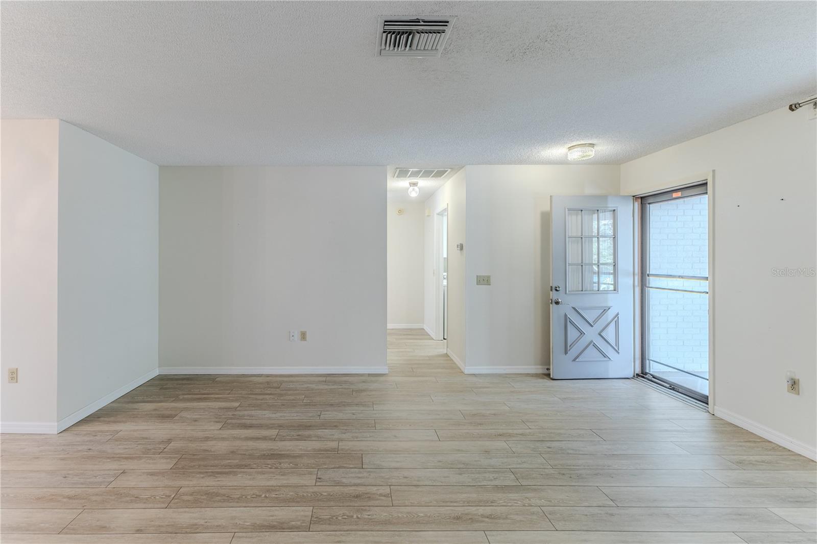 Image 11 of 71 For 2692 Royal Ridge Drive
