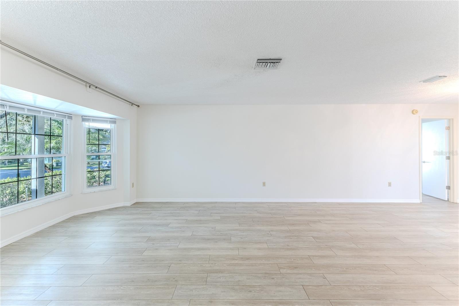 Image 12 of 71 For 2692 Royal Ridge Drive