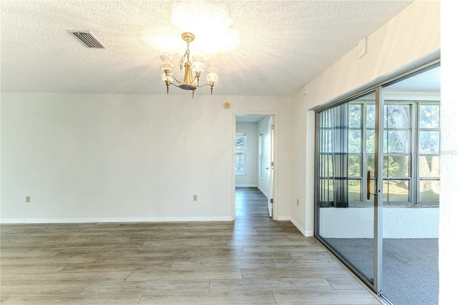 Image 15 of 71 For 2692 Royal Ridge Drive