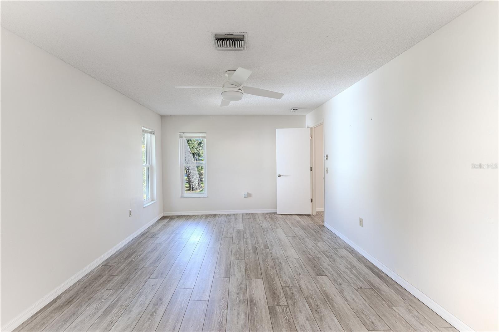 Image 31 of 71 For 2692 Royal Ridge Drive