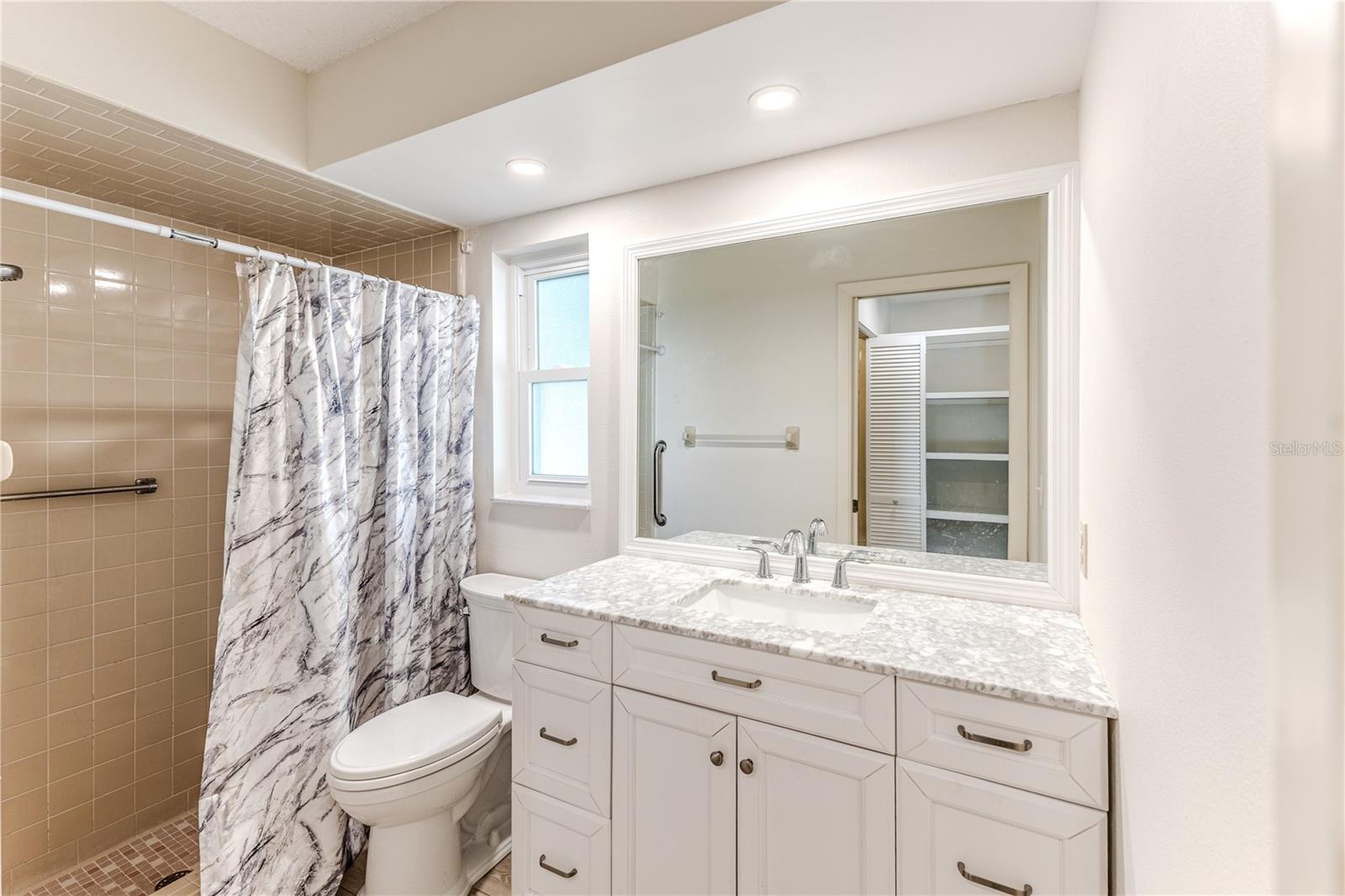 Image 32 of 71 For 2692 Royal Ridge Drive