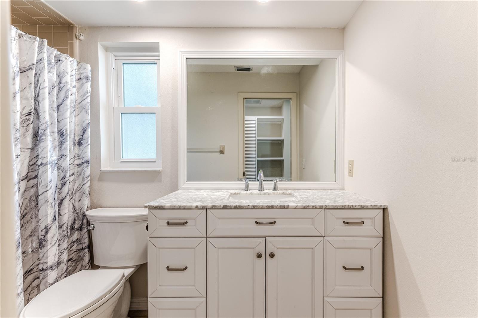 Image 33 of 71 For 2692 Royal Ridge Drive