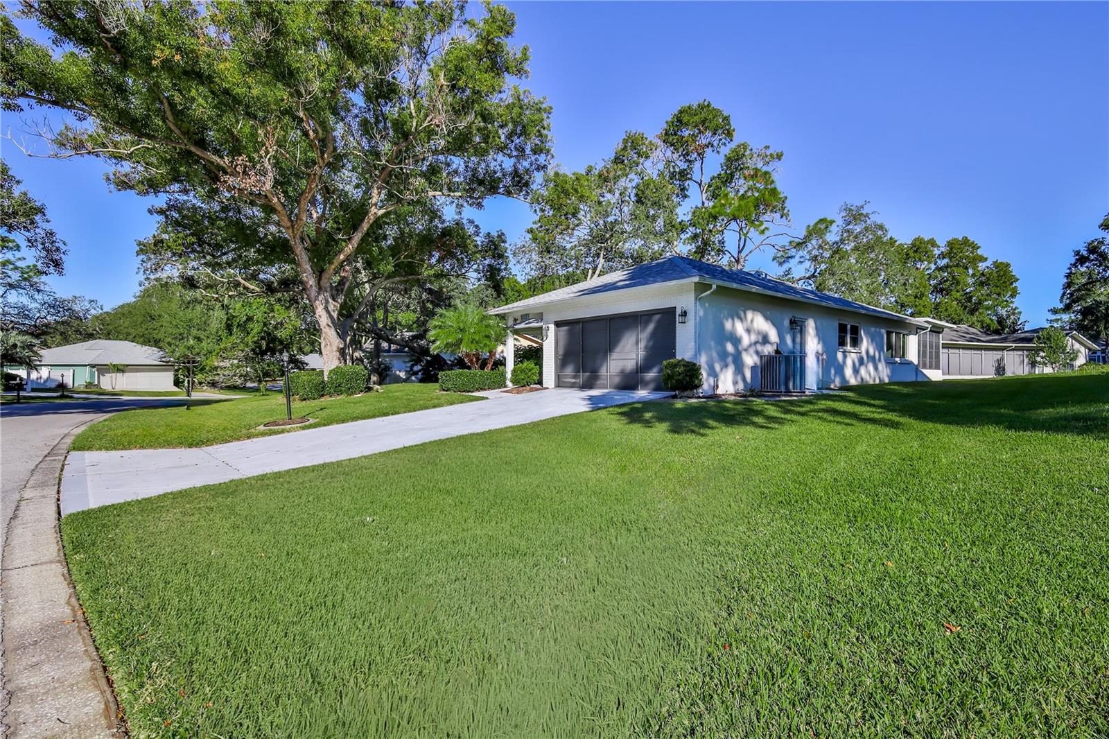 Image 4 of 71 For 2692 Royal Ridge Drive