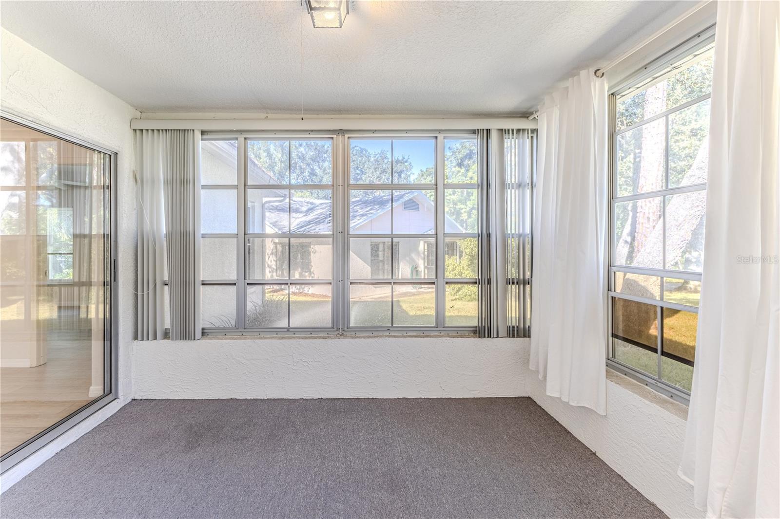 Image 43 of 71 For 2692 Royal Ridge Drive