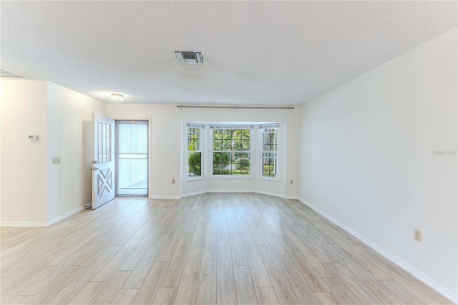 Image 8 of 71 For 2692 Royal Ridge Drive