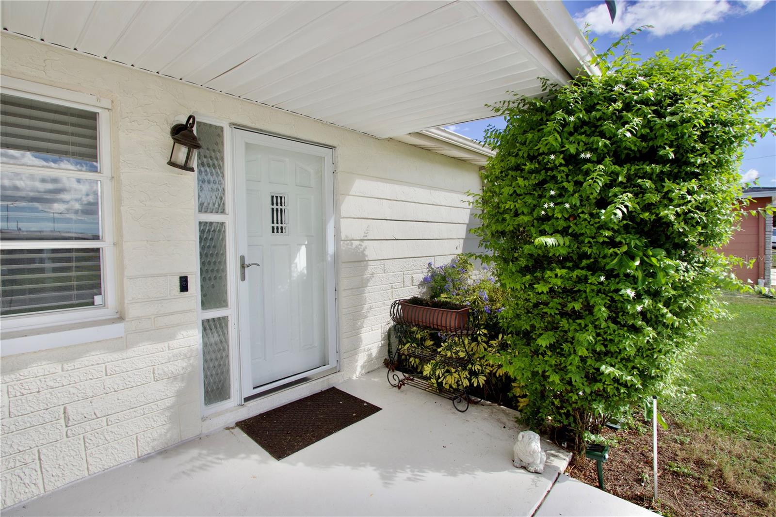 Image 4 of 13 For 1542 Derrick Street