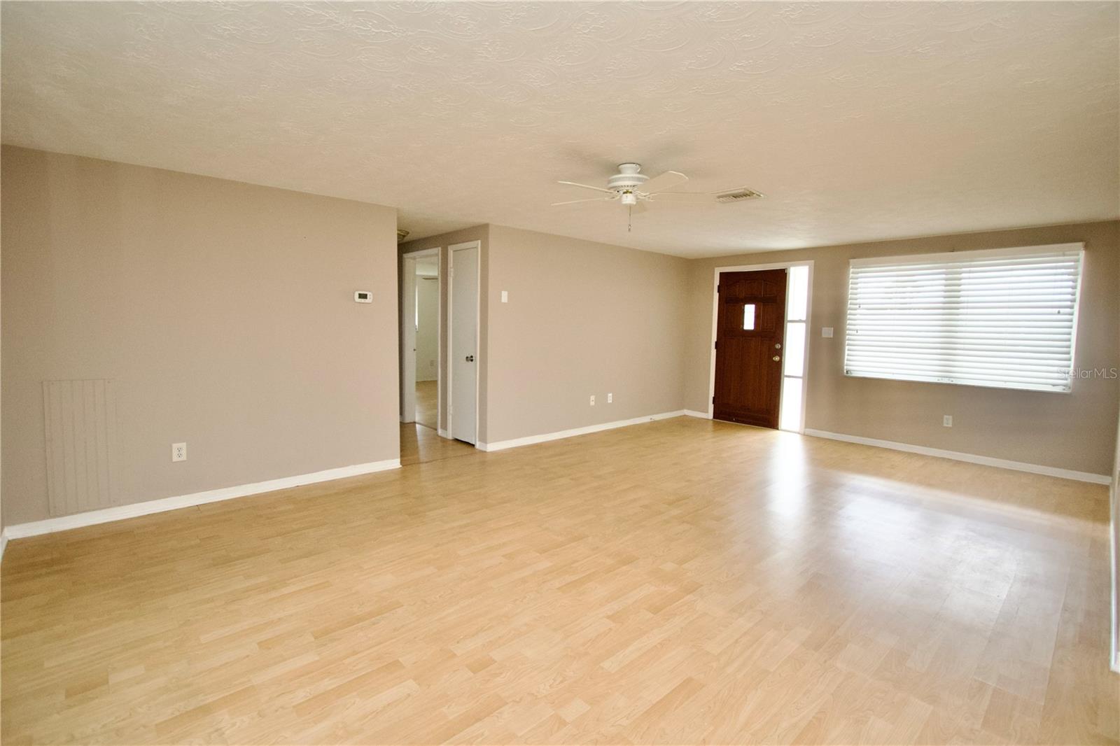 Image 8 of 13 For 1542 Derrick Street