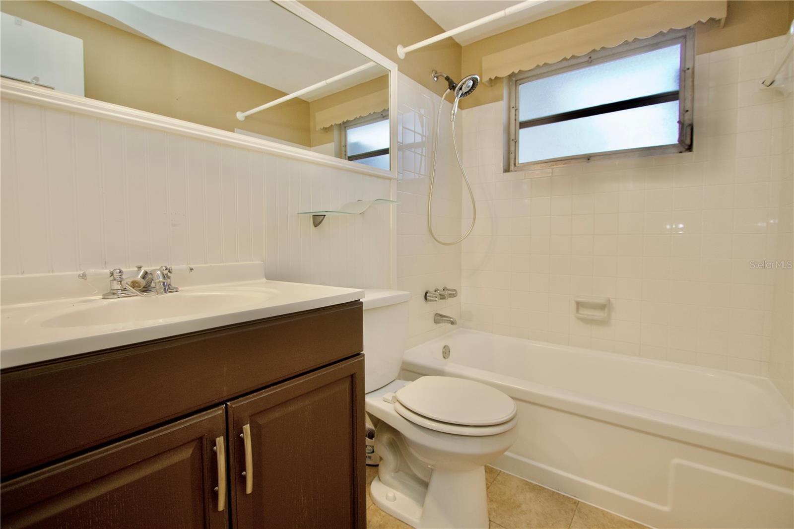 Image 9 of 13 For 1542 Derrick Street