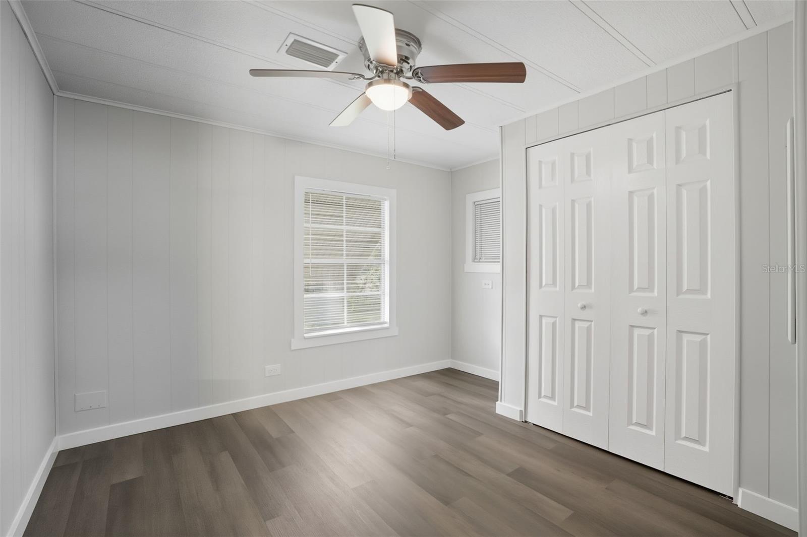 Image 21 of 33 For 18100 Celia Avenue