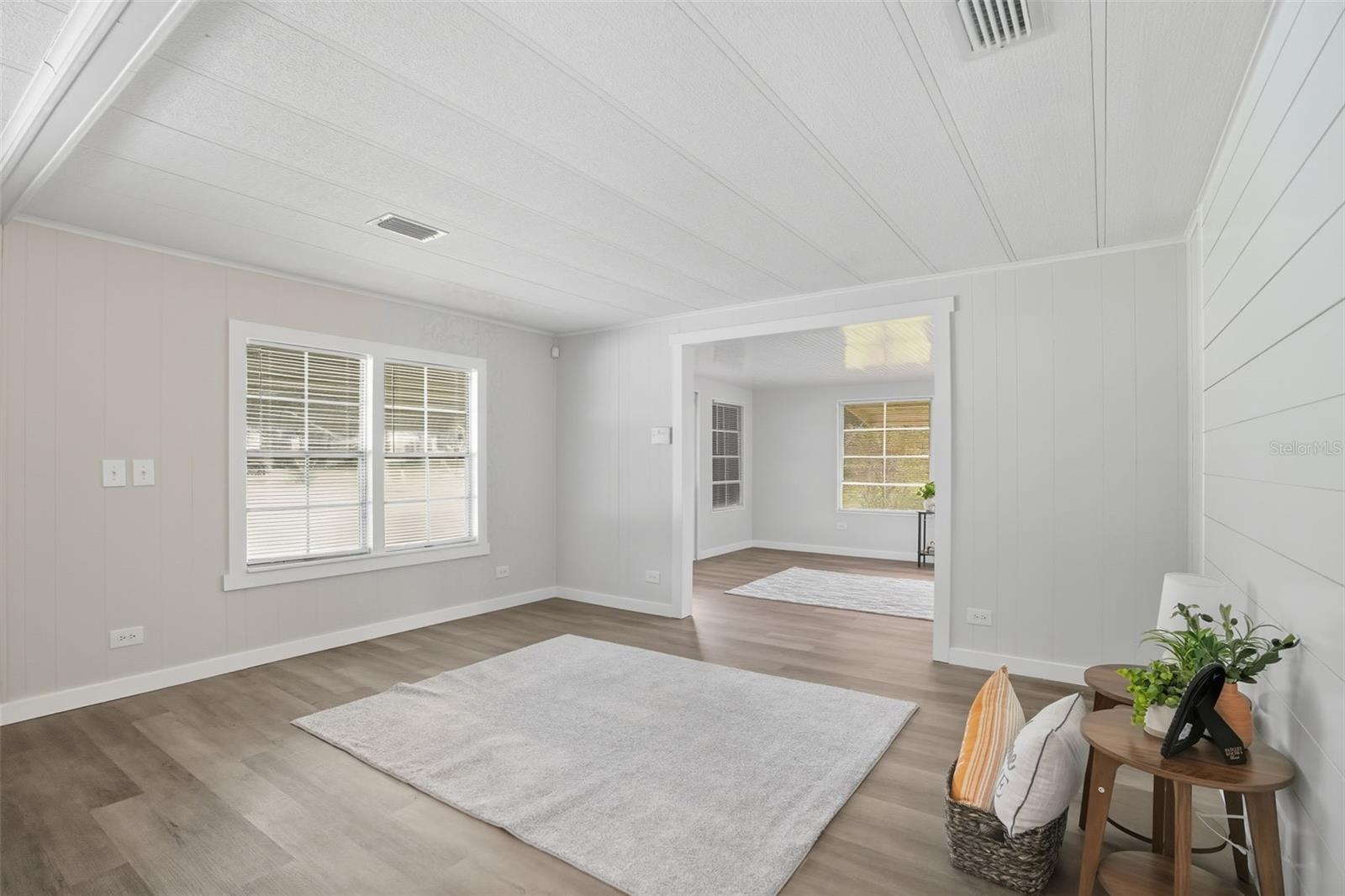 Image 5 of 33 For 18100 Celia Avenue