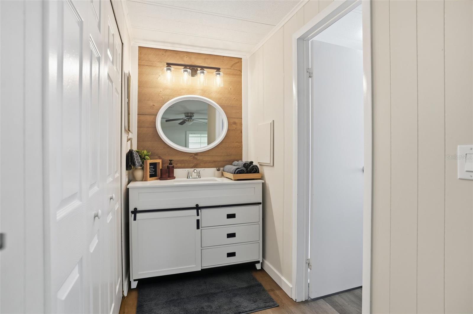 Image 7 of 33 For 18100 Celia Avenue