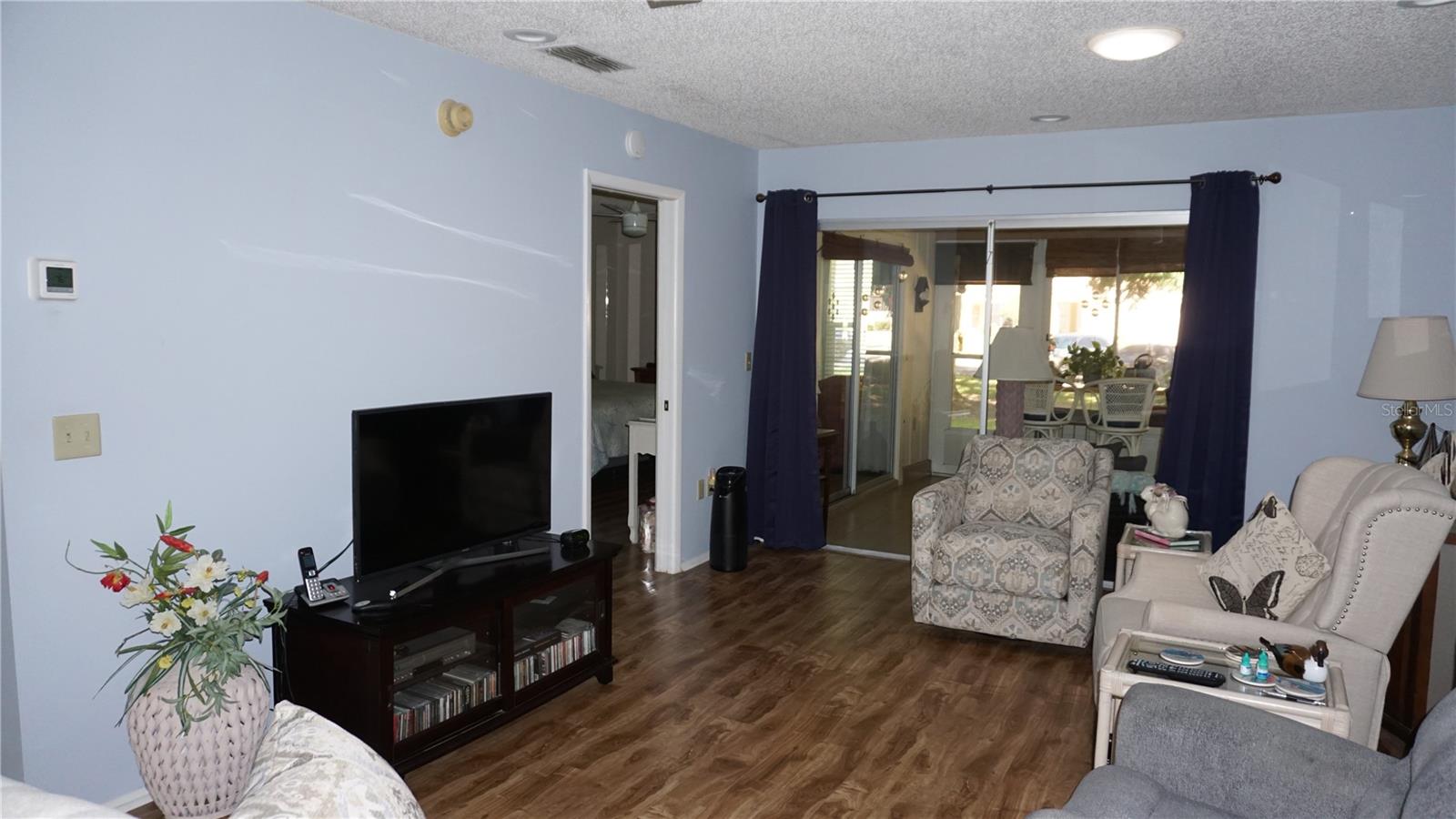 Image 11 of 39 For 11241 Versailles Lane 0