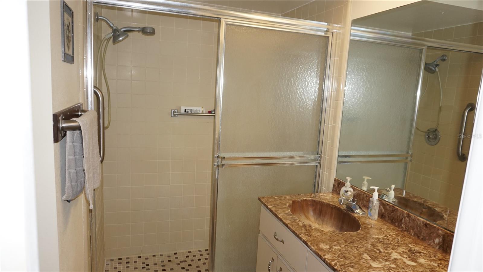 Image 17 of 39 For 11241 Versailles Lane 0