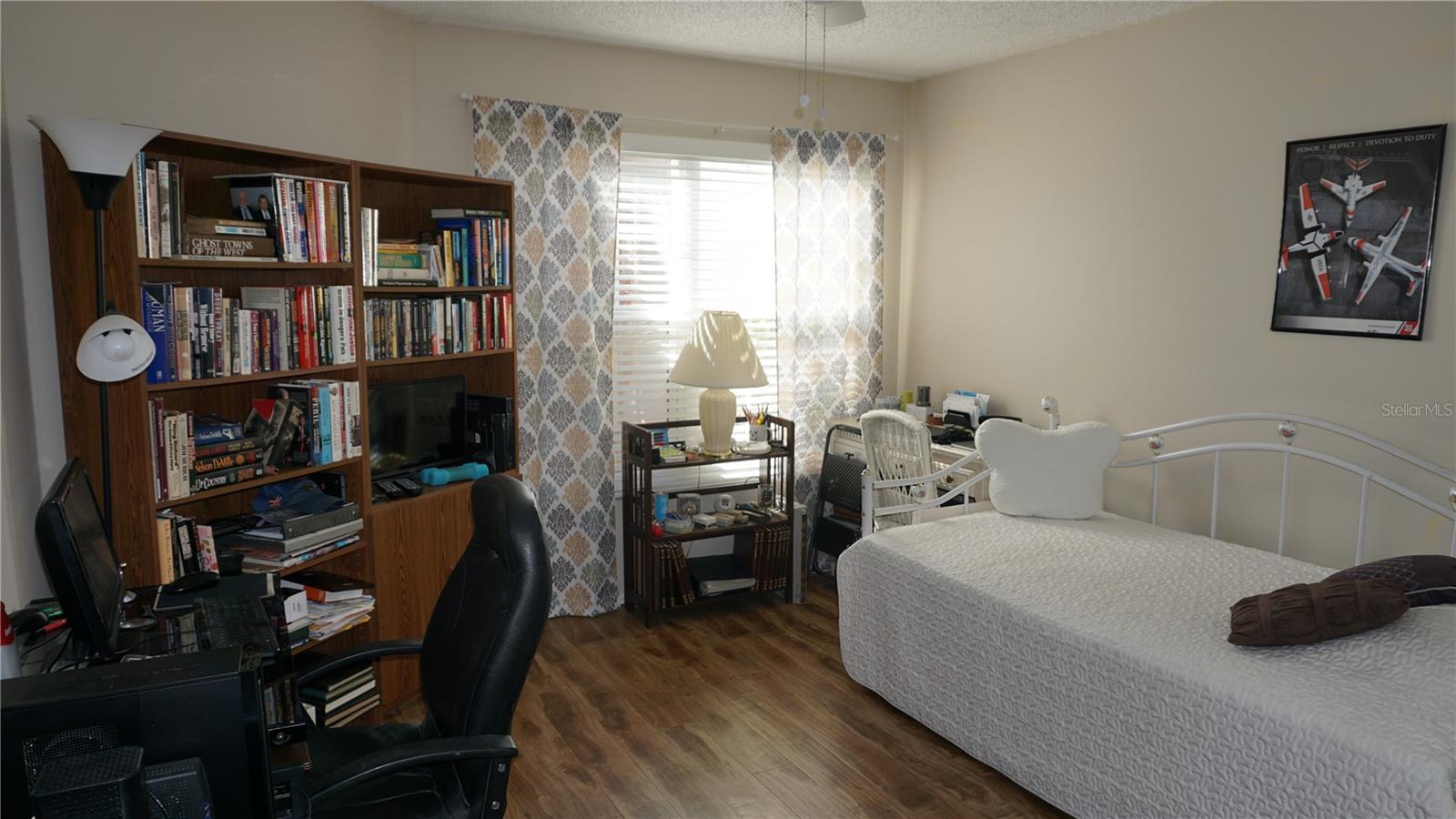 Image 18 of 39 For 11241 Versailles Lane 0