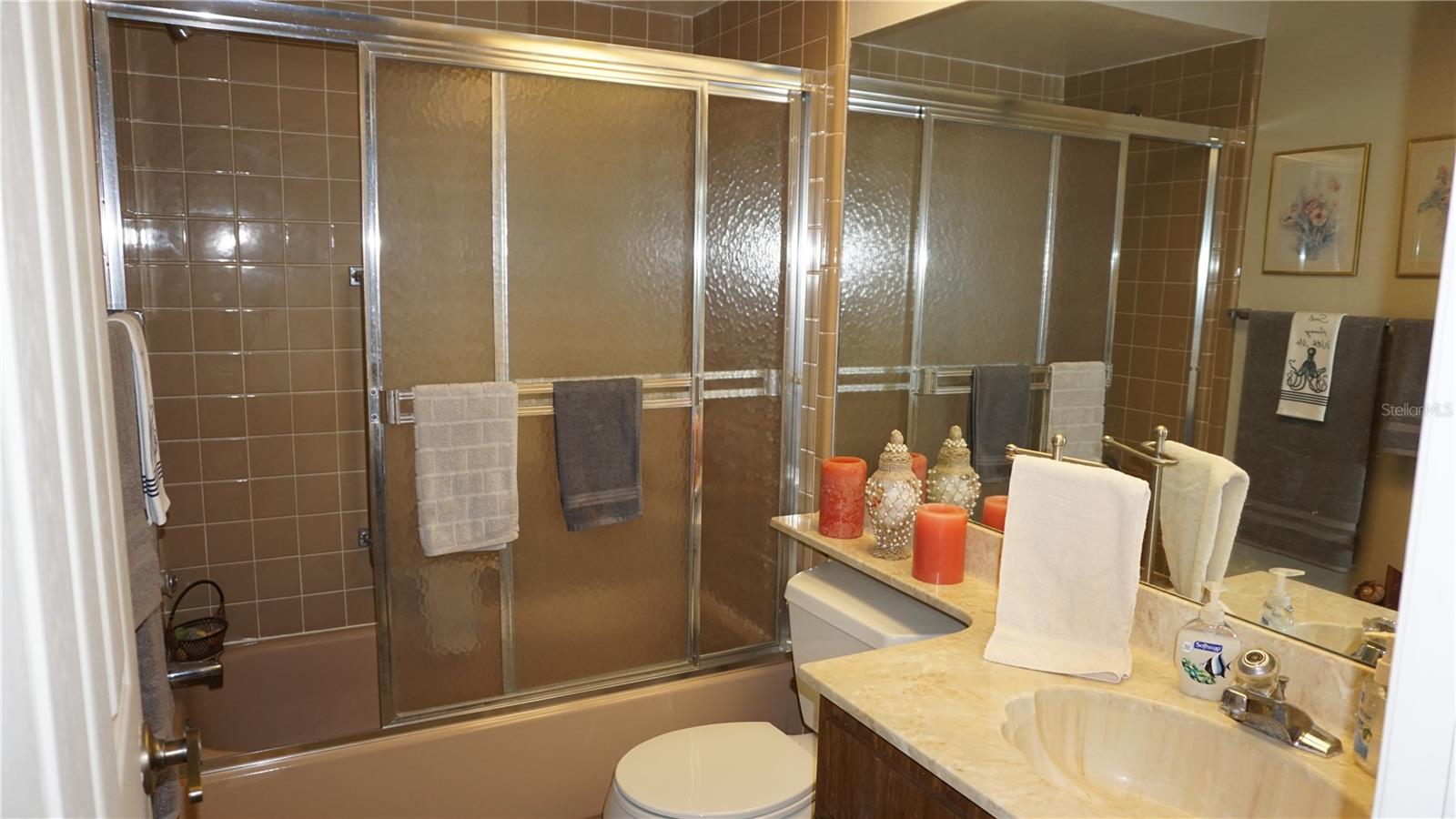 Image 20 of 39 For 11241 Versailles Lane 0
