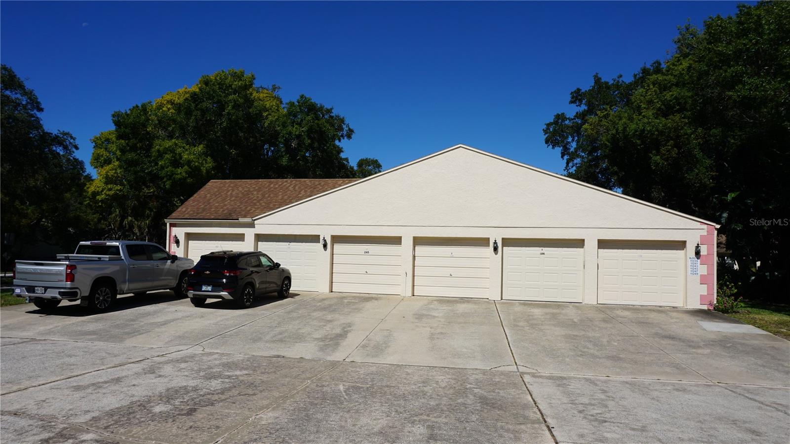 Image 24 of 39 For 11241 Versailles Lane 0