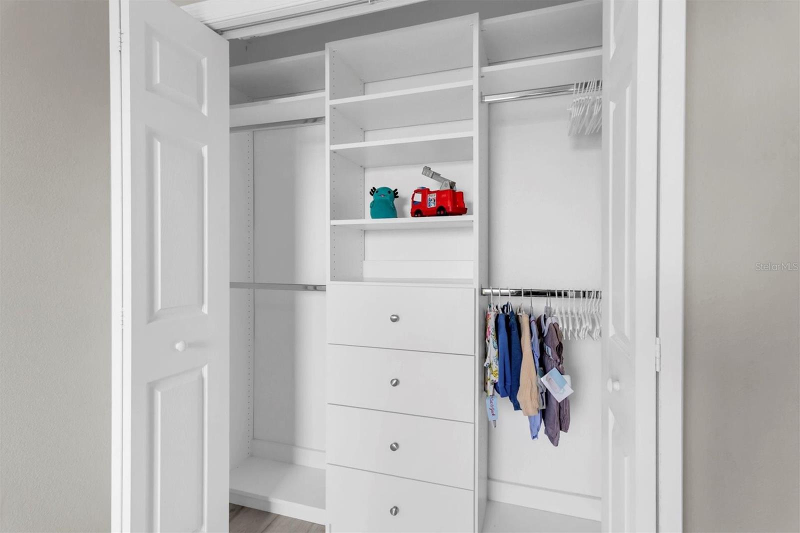 Image 20 of 33 For 487 Bayou Village Drive