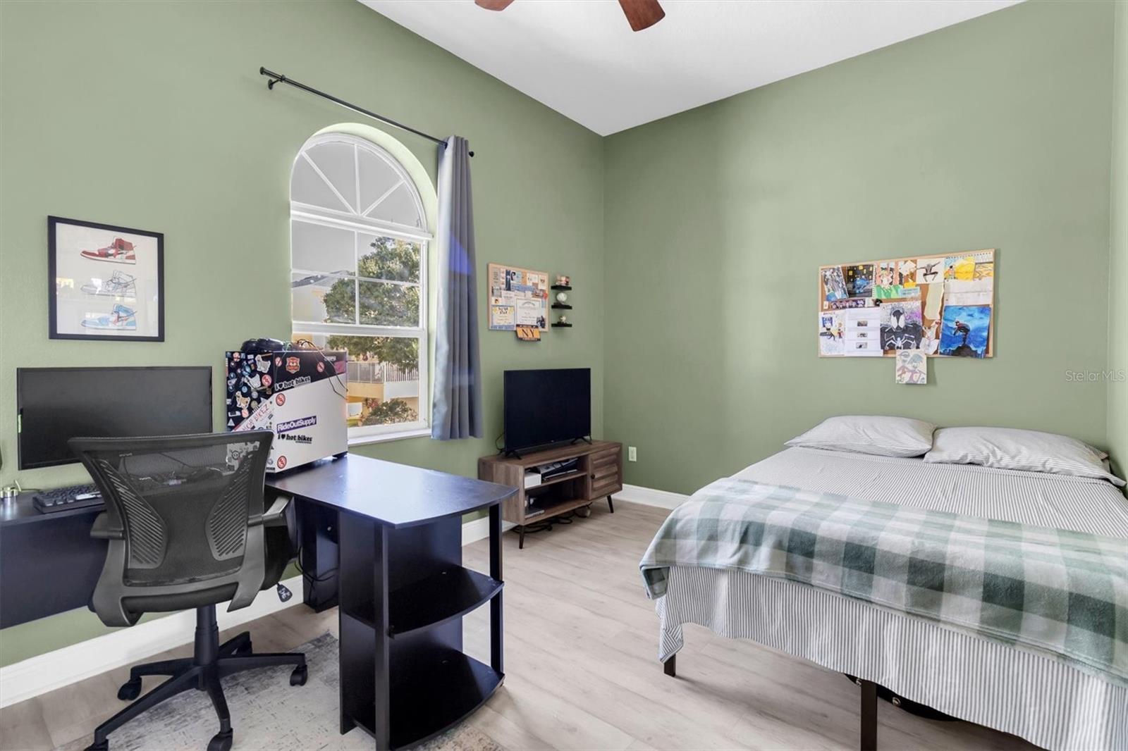 Image 23 of 33 For 487 Bayou Village Drive