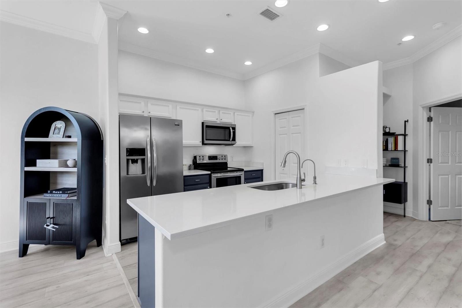 Image 6 of 33 For 487 Bayou Village Drive