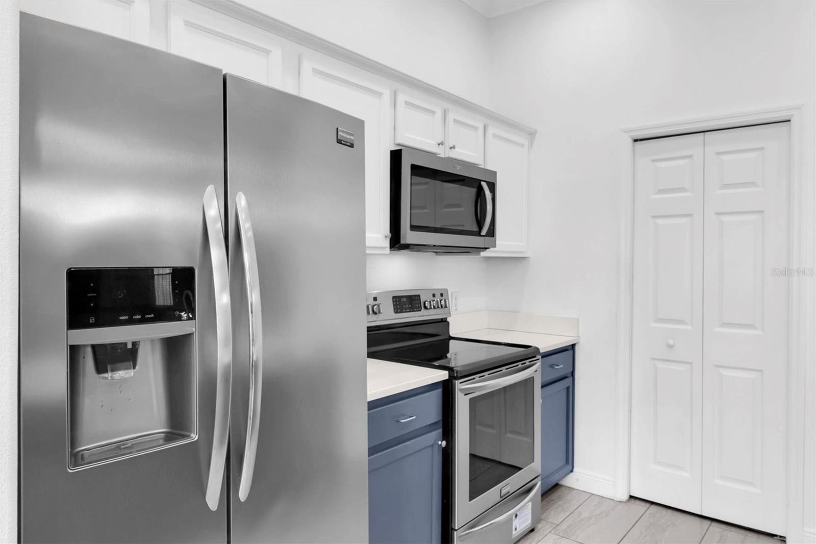 Image 7 of 33 For 487 Bayou Village Drive