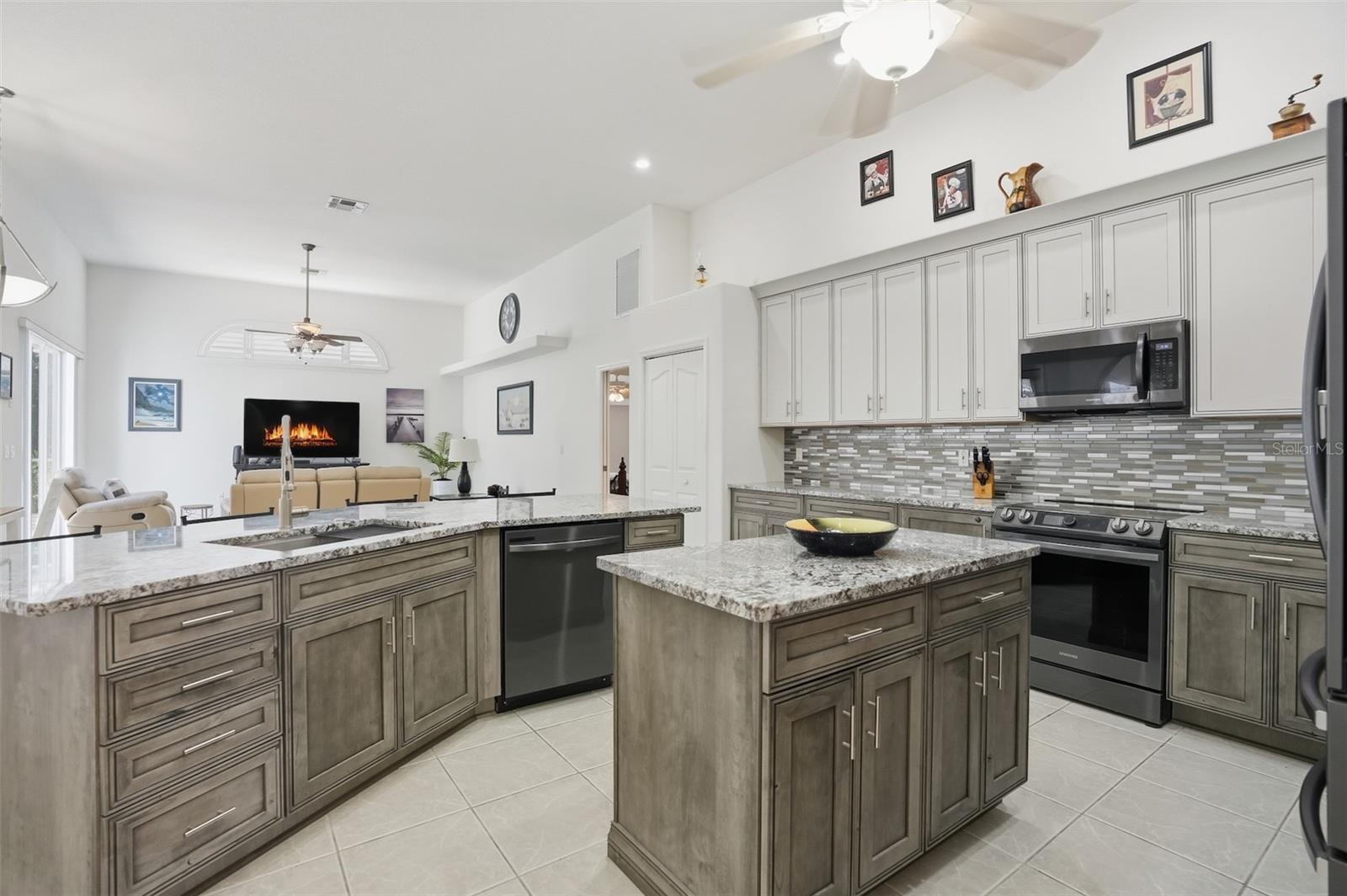 Image 19 of 80 For 11457 Genter Drive