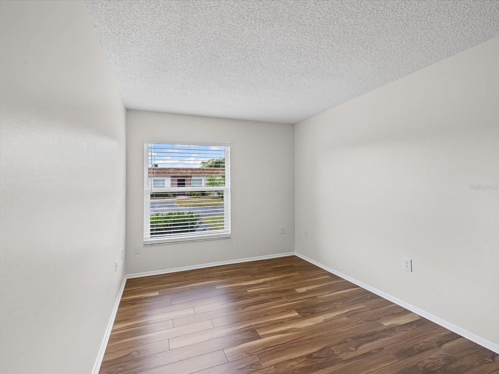 Image 11 of 31 For 6111 Chesham Drive 2
