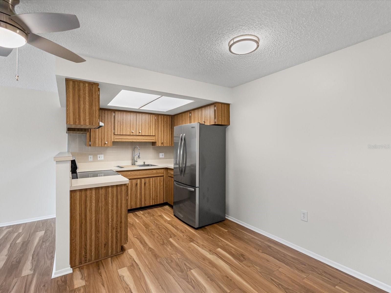 Image 17 of 31 For 6111 Chesham Drive 2