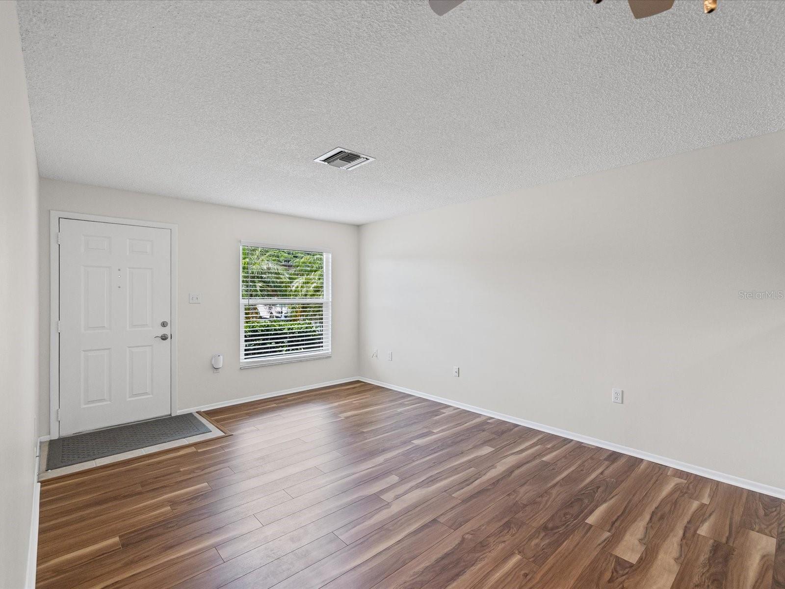 Image 22 of 31 For 6111 Chesham Drive 2