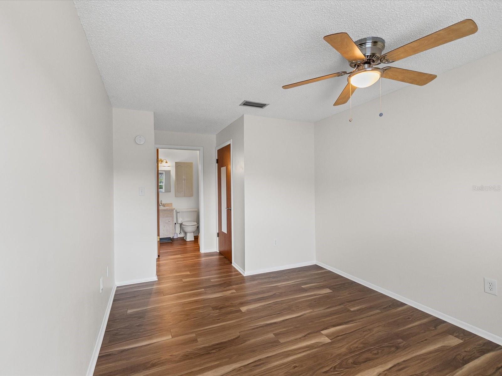Image 6 of 31 For 6111 Chesham Drive 2