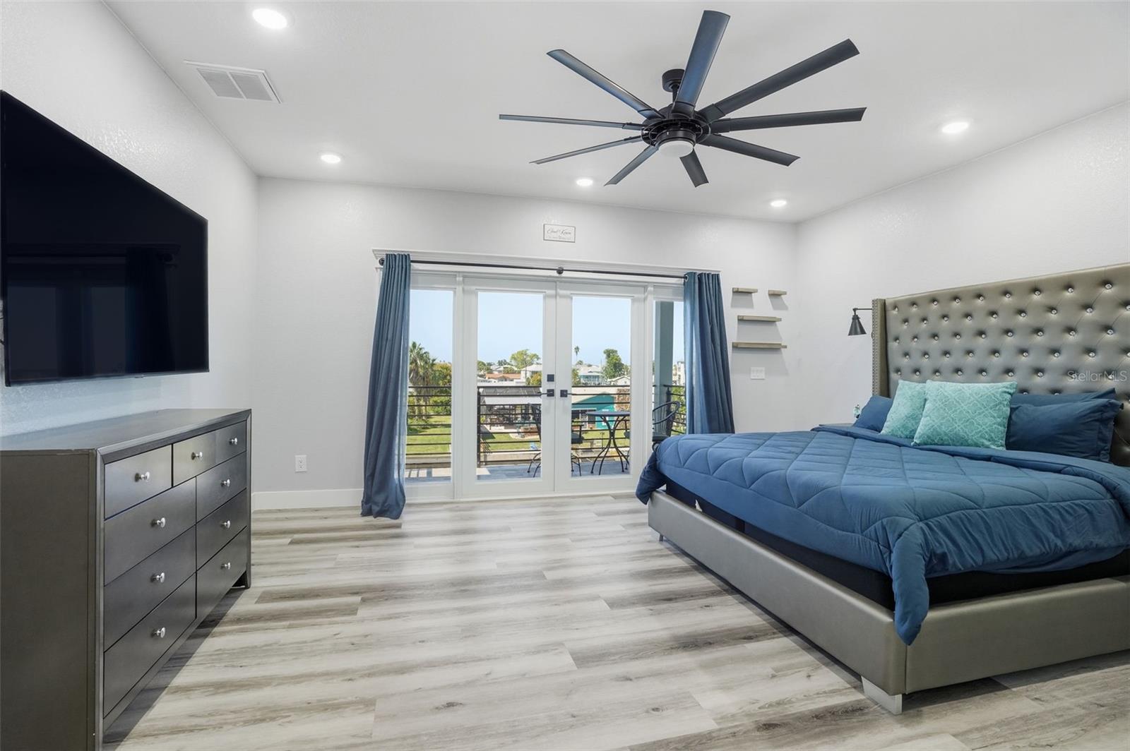 Image 36 of 80 For 4375 2nd Isle Drive