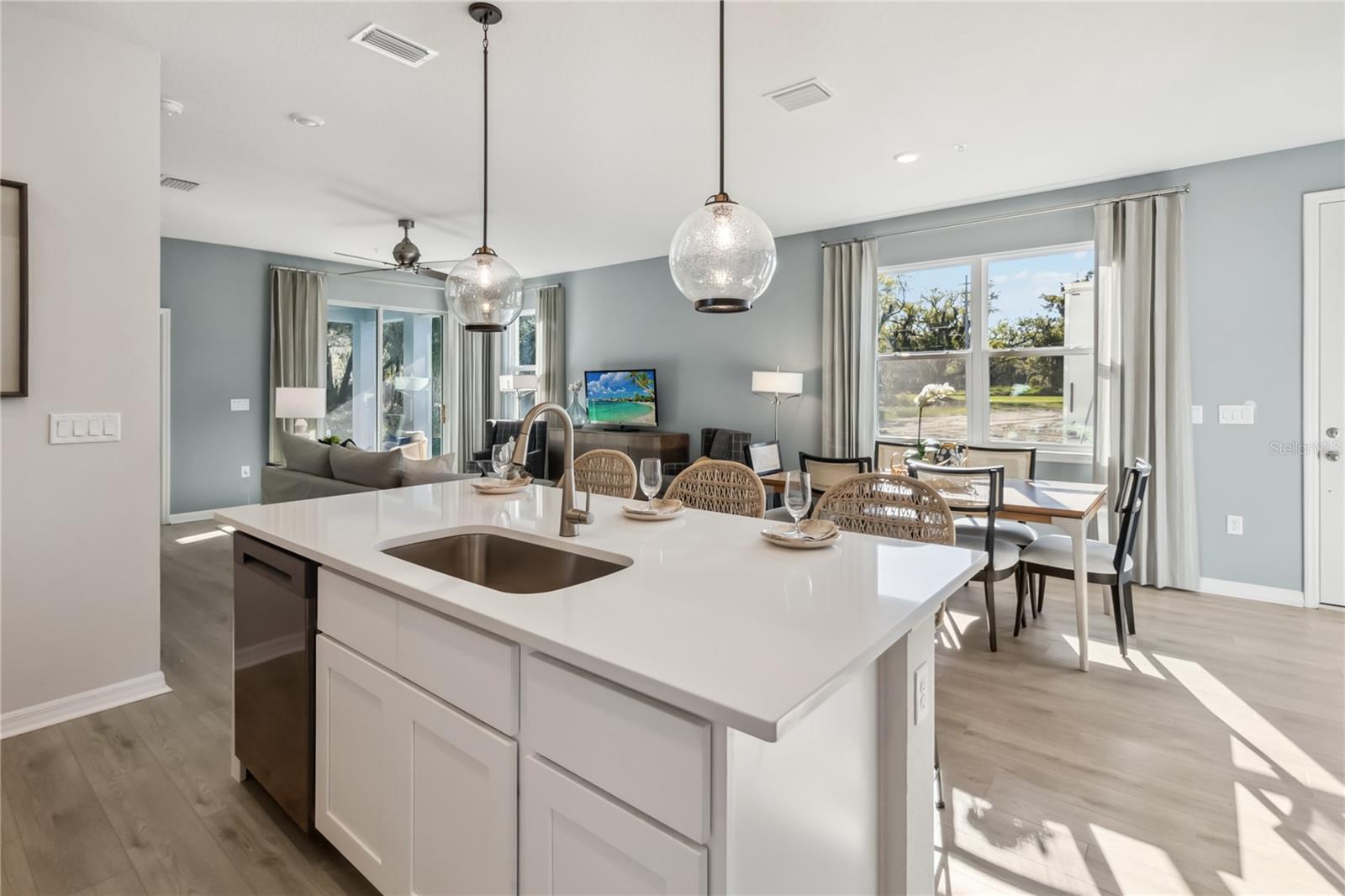 Image 7 of 20 For 5273 Luisa Court
