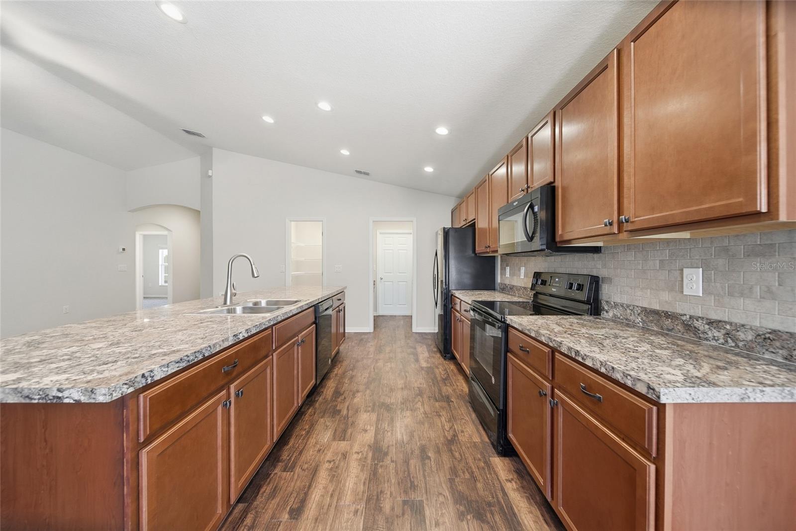 Image 10 of 35 For 5009 33rd Avenue E