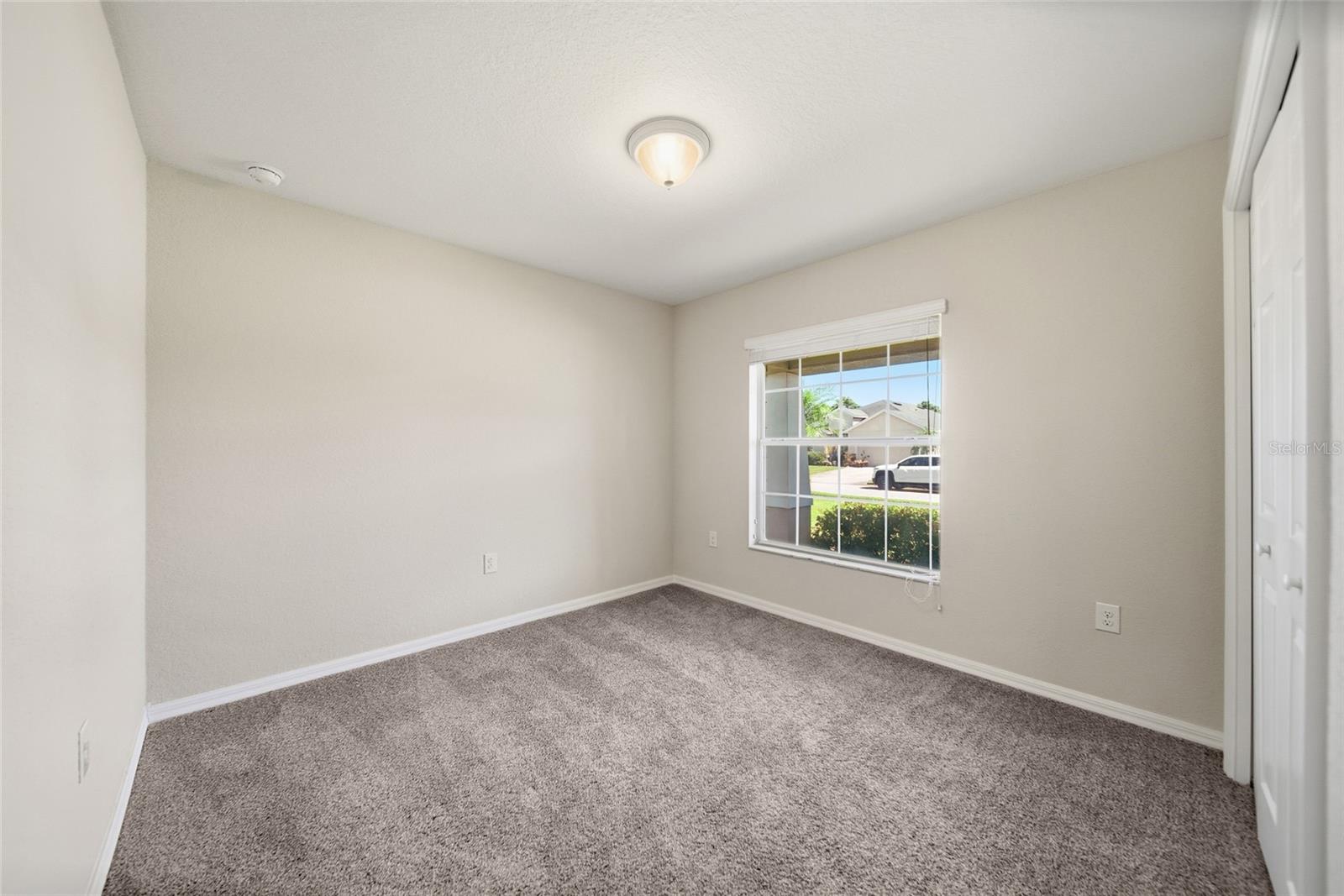 Image 17 of 35 For 5009 33rd Avenue E