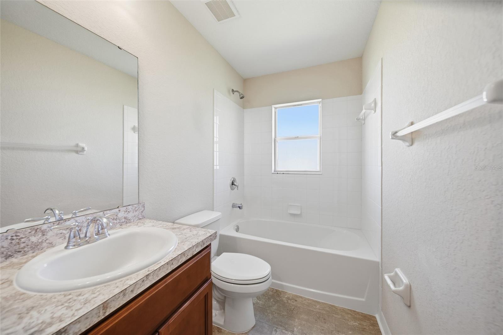 Image 19 of 35 For 5009 33rd Avenue E