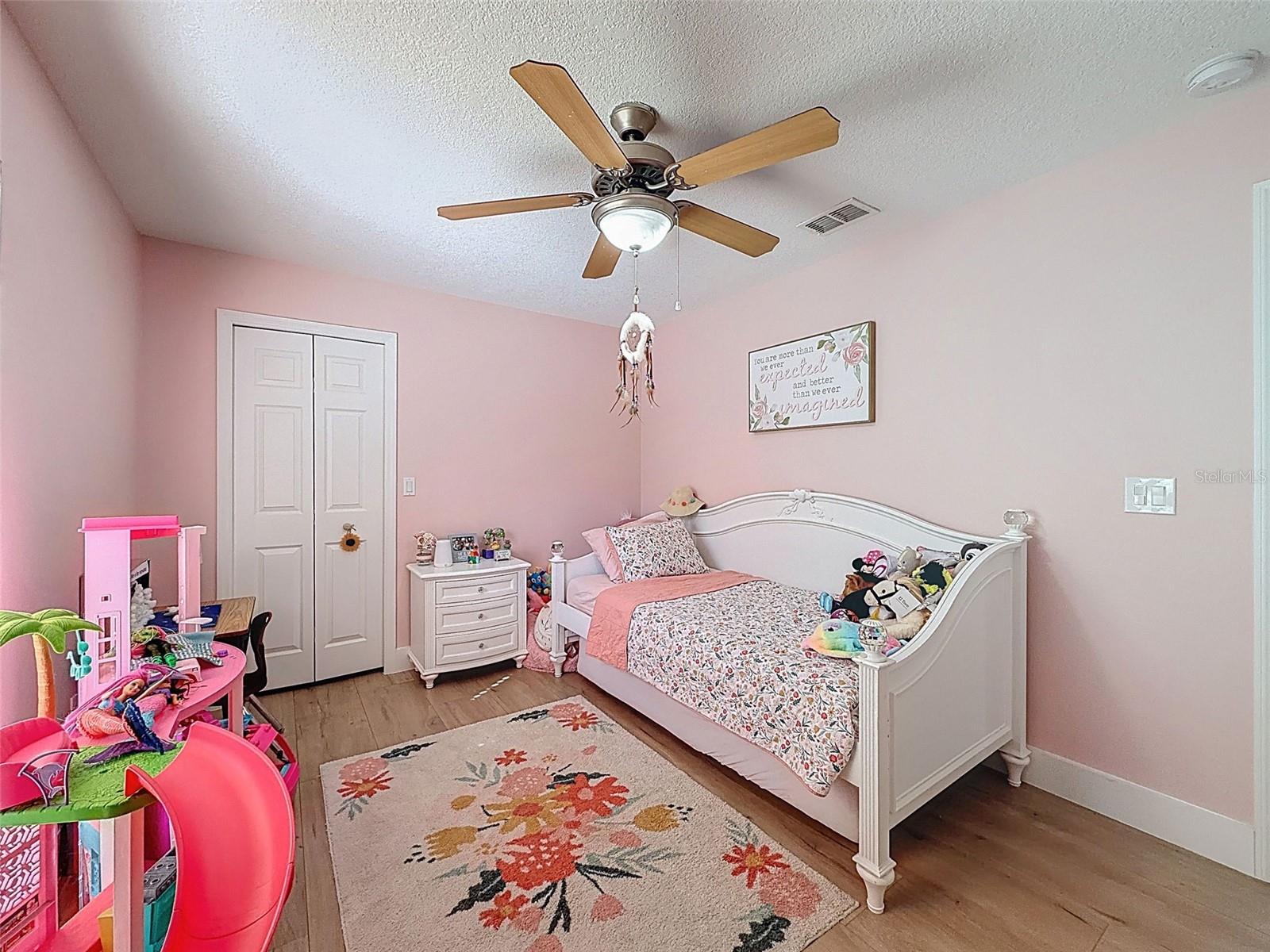 Listing photo id 20 for 3365 Indian River Street