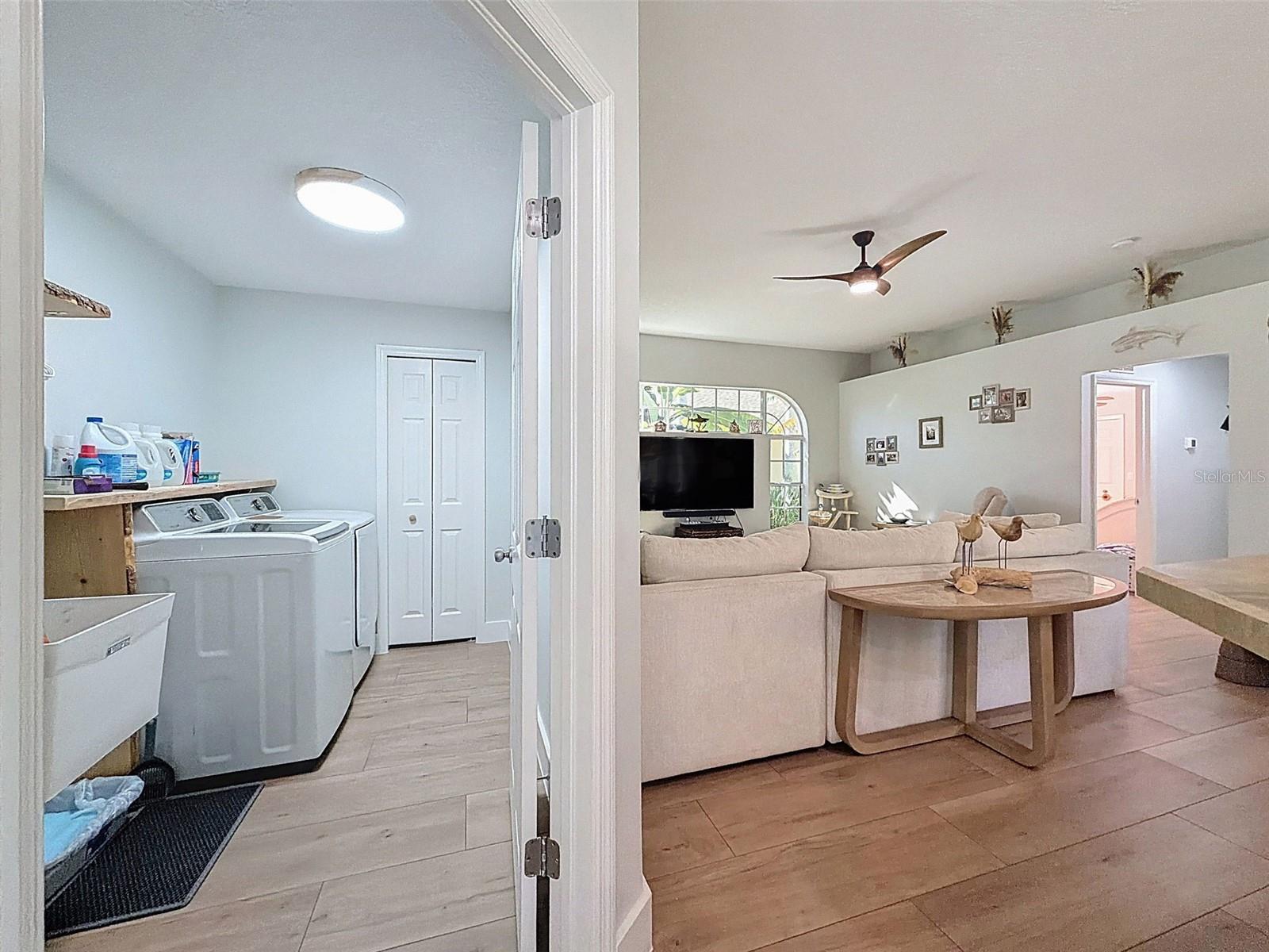 Listing photo id 25 for 3365 Indian River Street