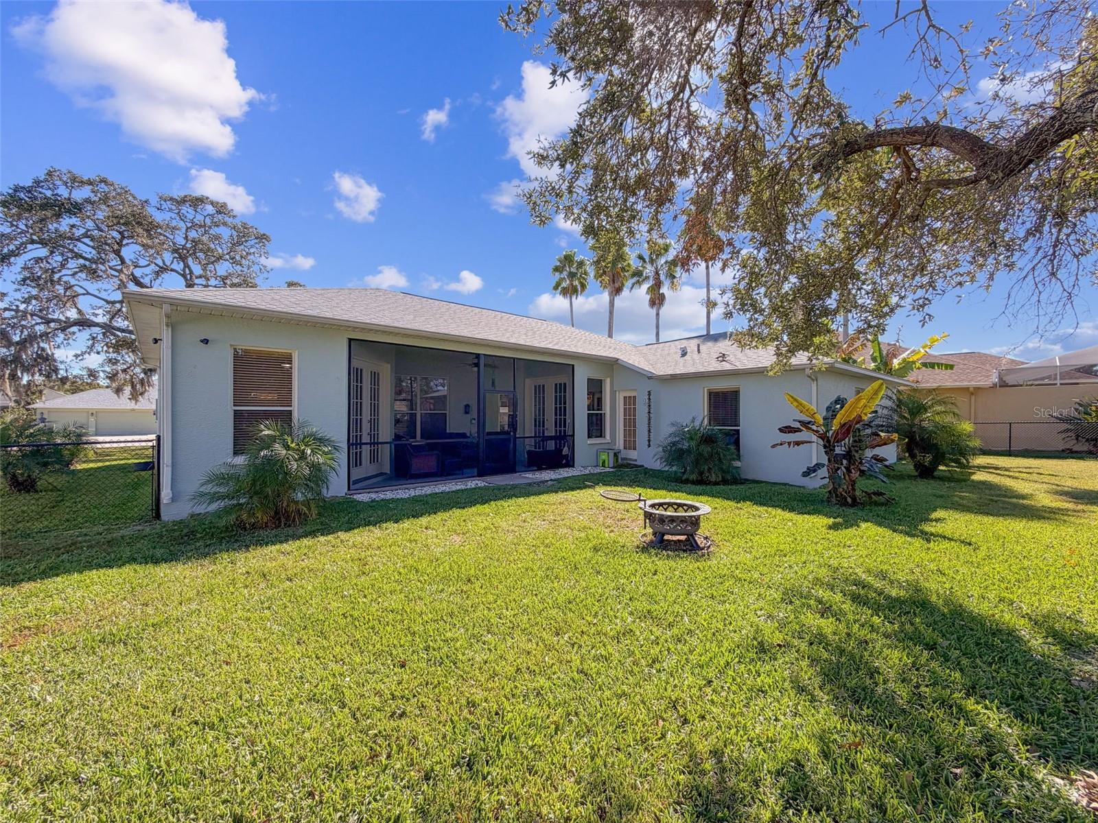 Listing photo id 29 for 3365 Indian River Street