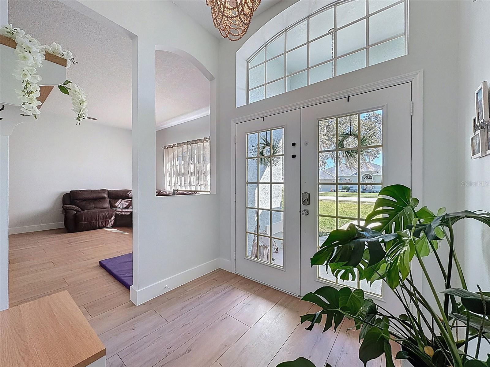 Listing photo id 2 for 3365 Indian River Street