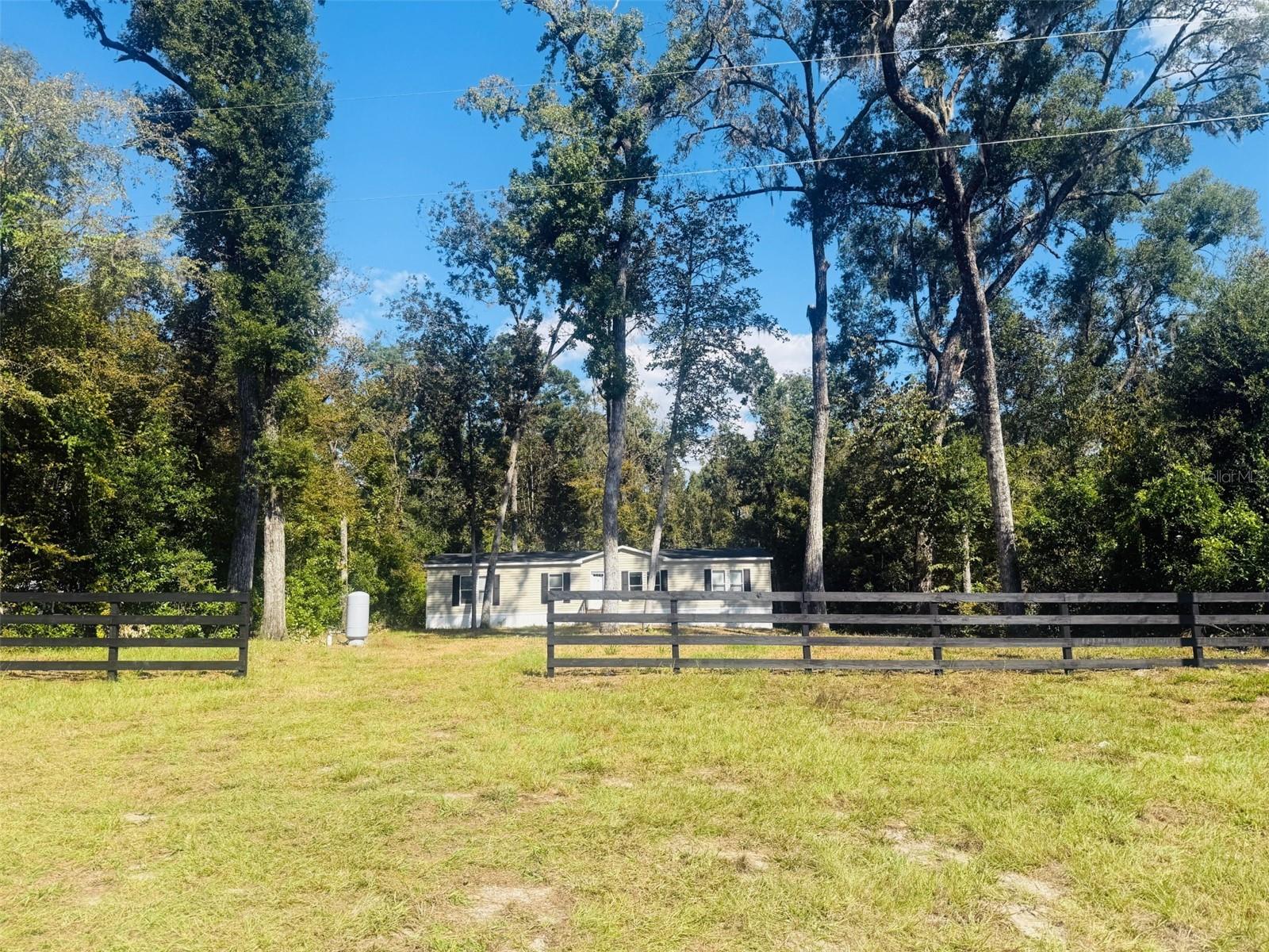 Details for 843 Central Terrace, FORT WHITE, FL 32038