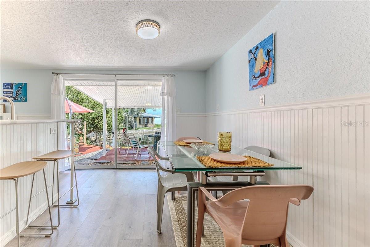 Listing photo id 26 for 5507 Darlene Street