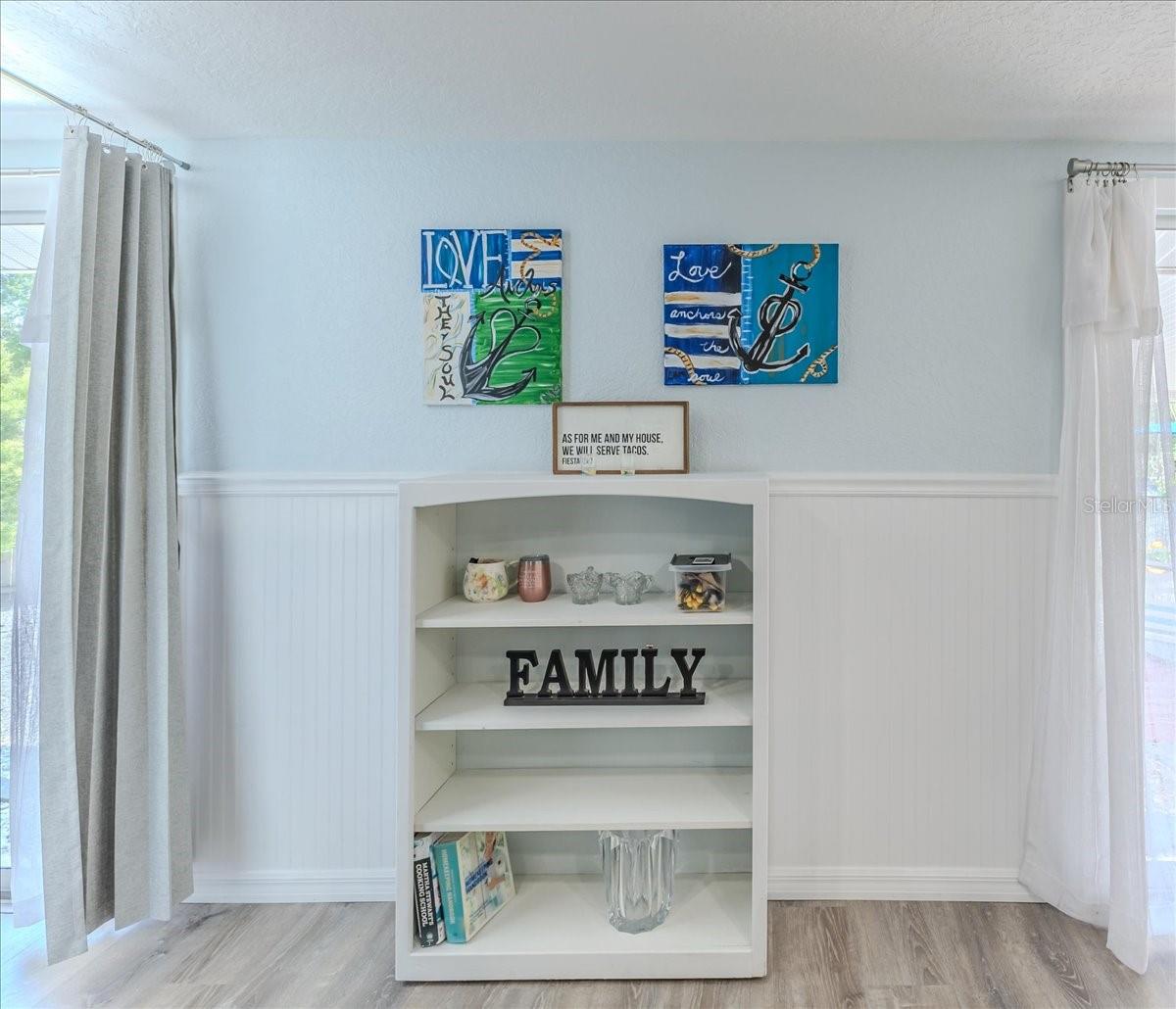 Listing photo id 31 for 5507 Darlene Street