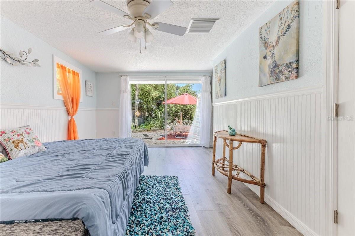 Listing photo id 34 for 5507 Darlene Street