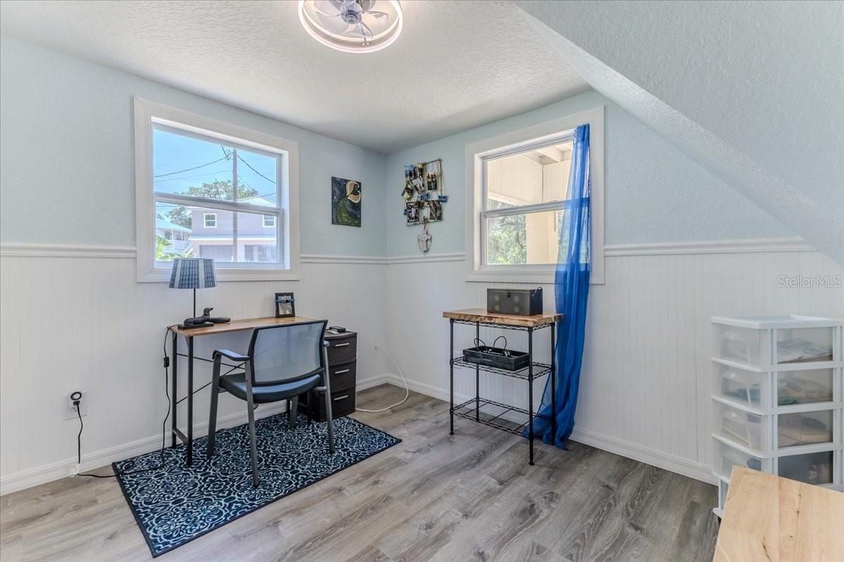 Listing photo id 41 for 5507 Darlene Street