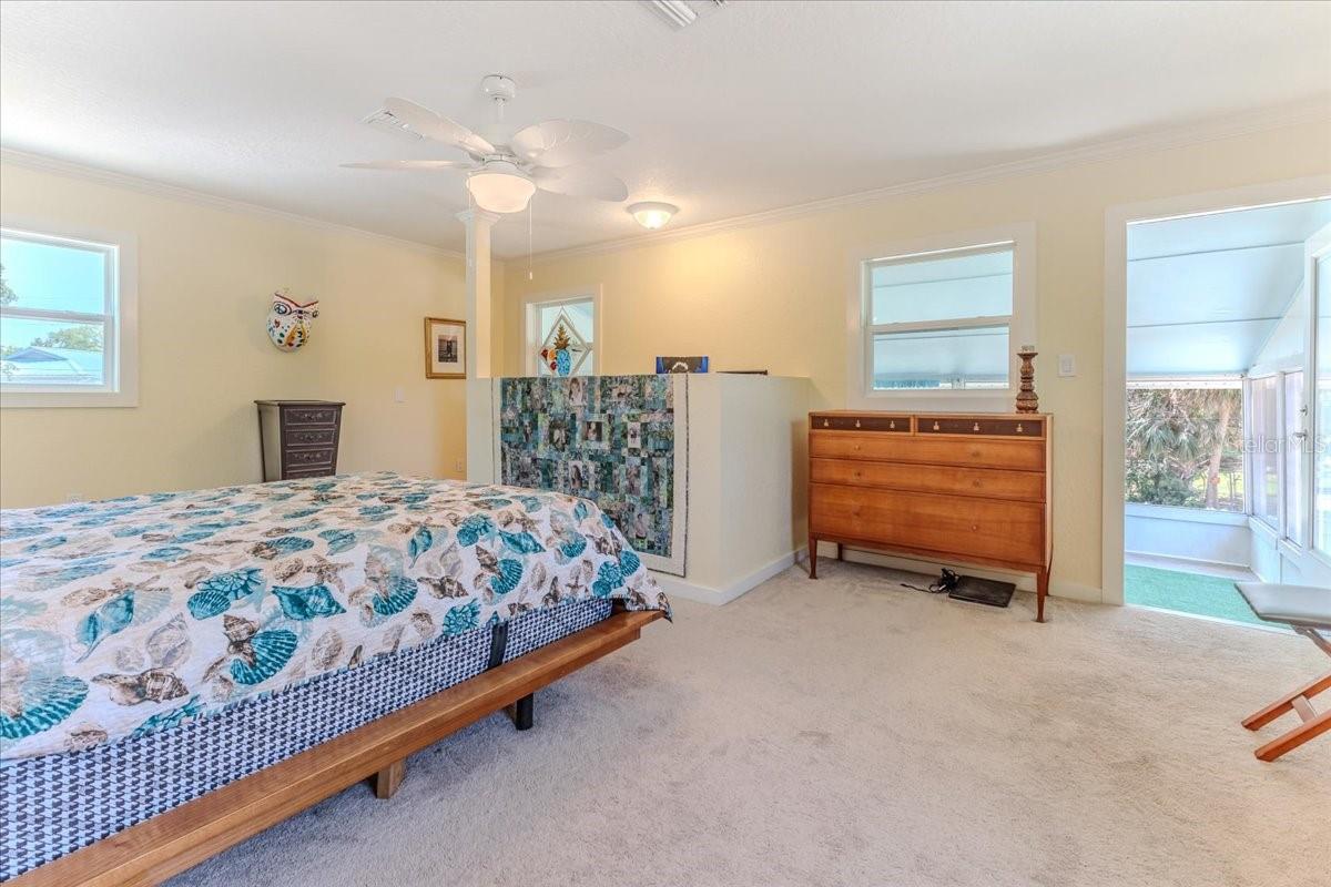 Listing photo id 50 for 5507 Darlene Street