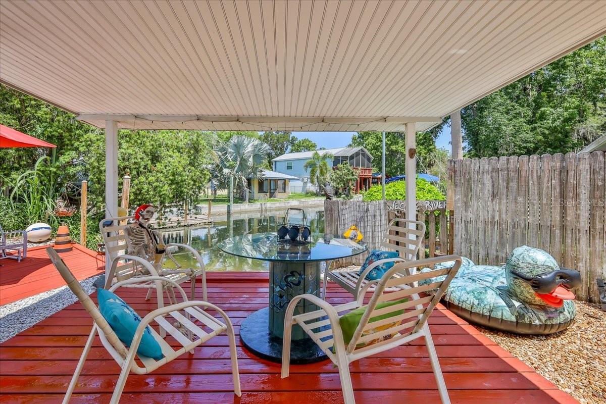 Listing photo id 7 for 5507 Darlene Street