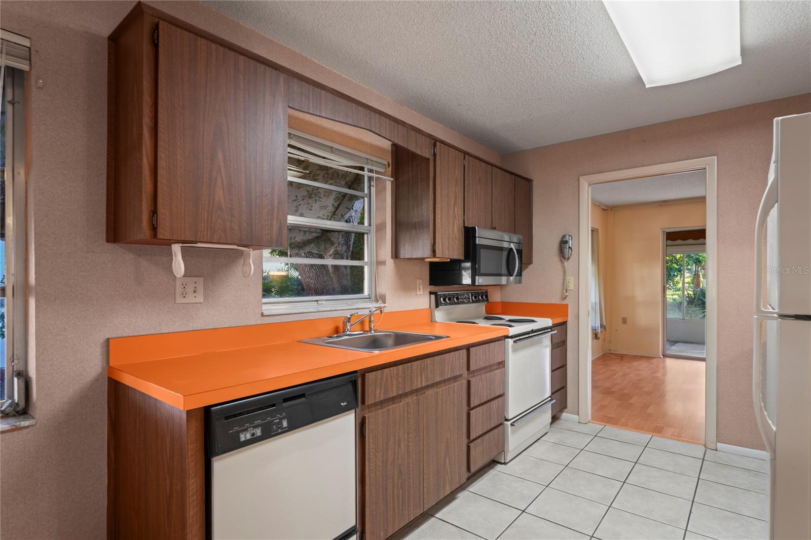 Image 12 of 75 For 8718 Benton Drive