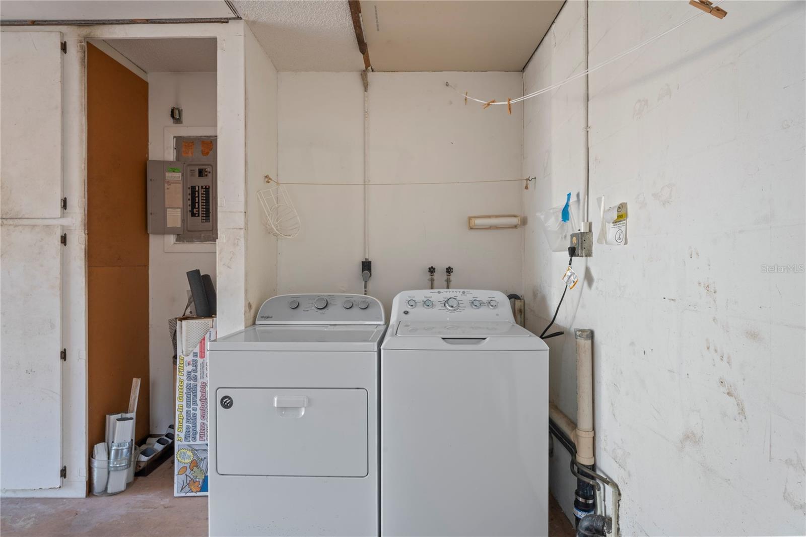 Image 43 of 75 For 8718 Benton Drive